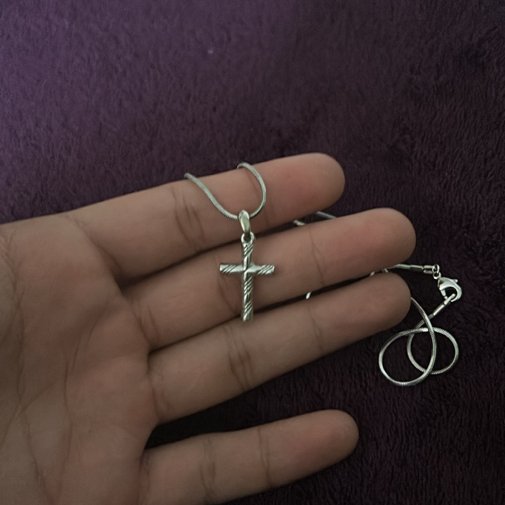 Cross Chain - Picture 2 of 2
